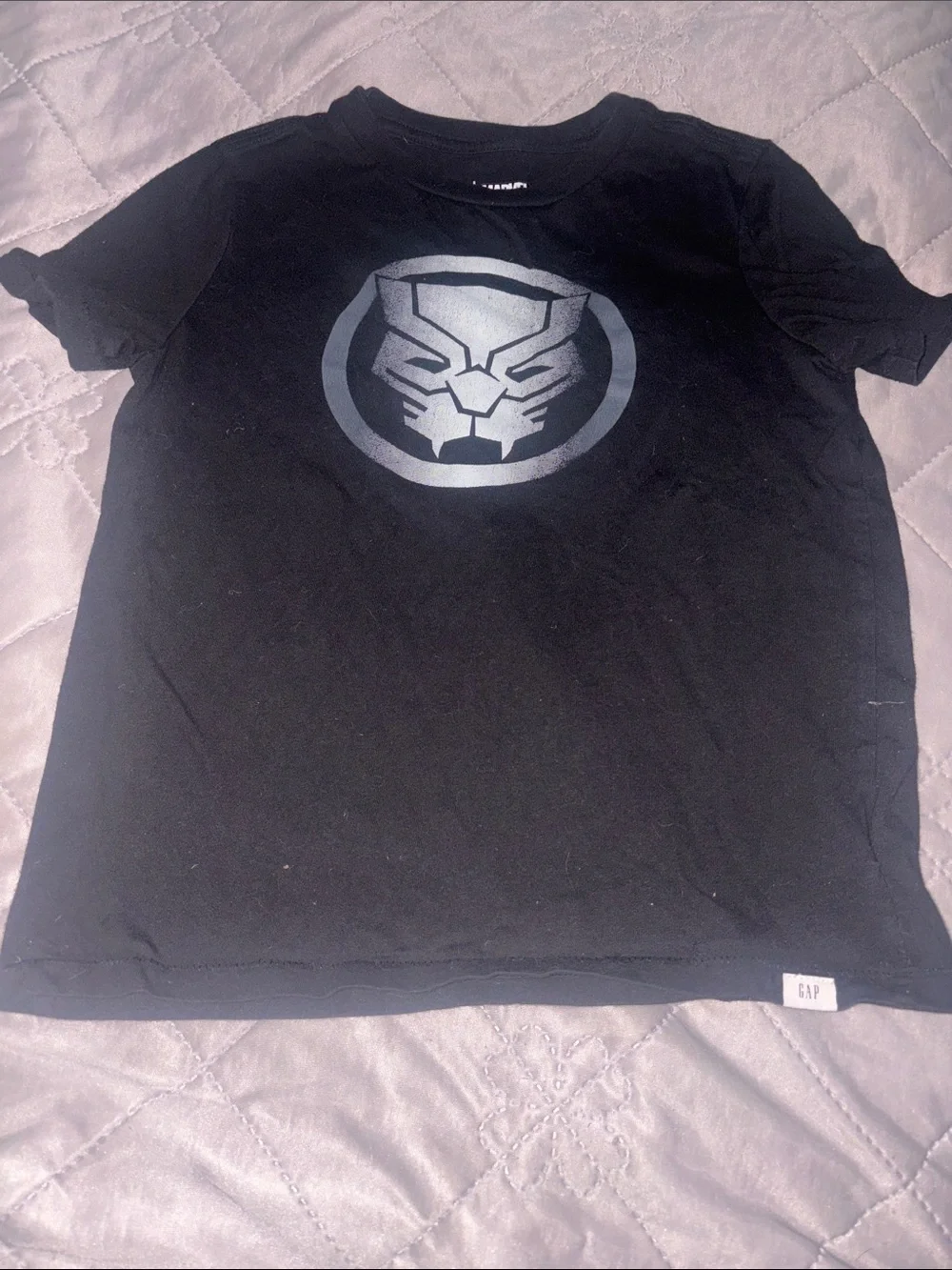 ⭐️ 5 for 25⭐️GAP Black Short-Sleeve Tee with MetallicBlack Panther sz
